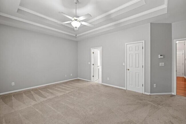 Building Photo - House 4 Beds 2 Baths