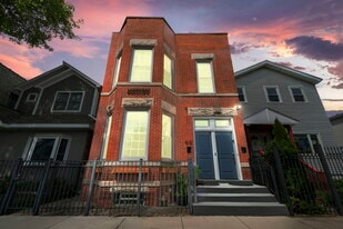 Building Photo - 512 W 37th St