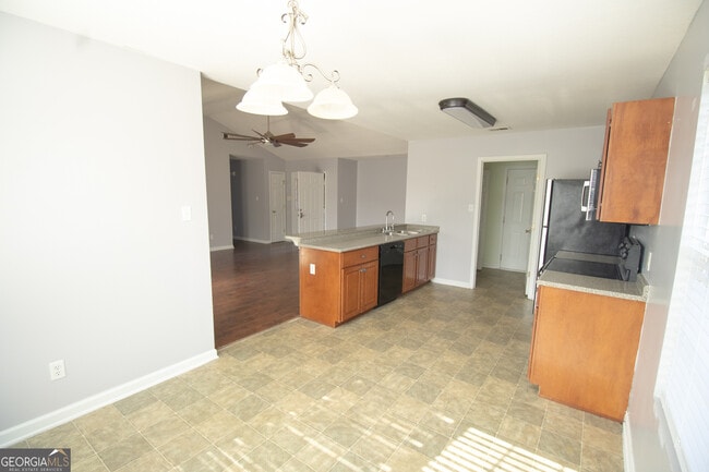 Building Photo - 8002 Ponderosa Pine Ave