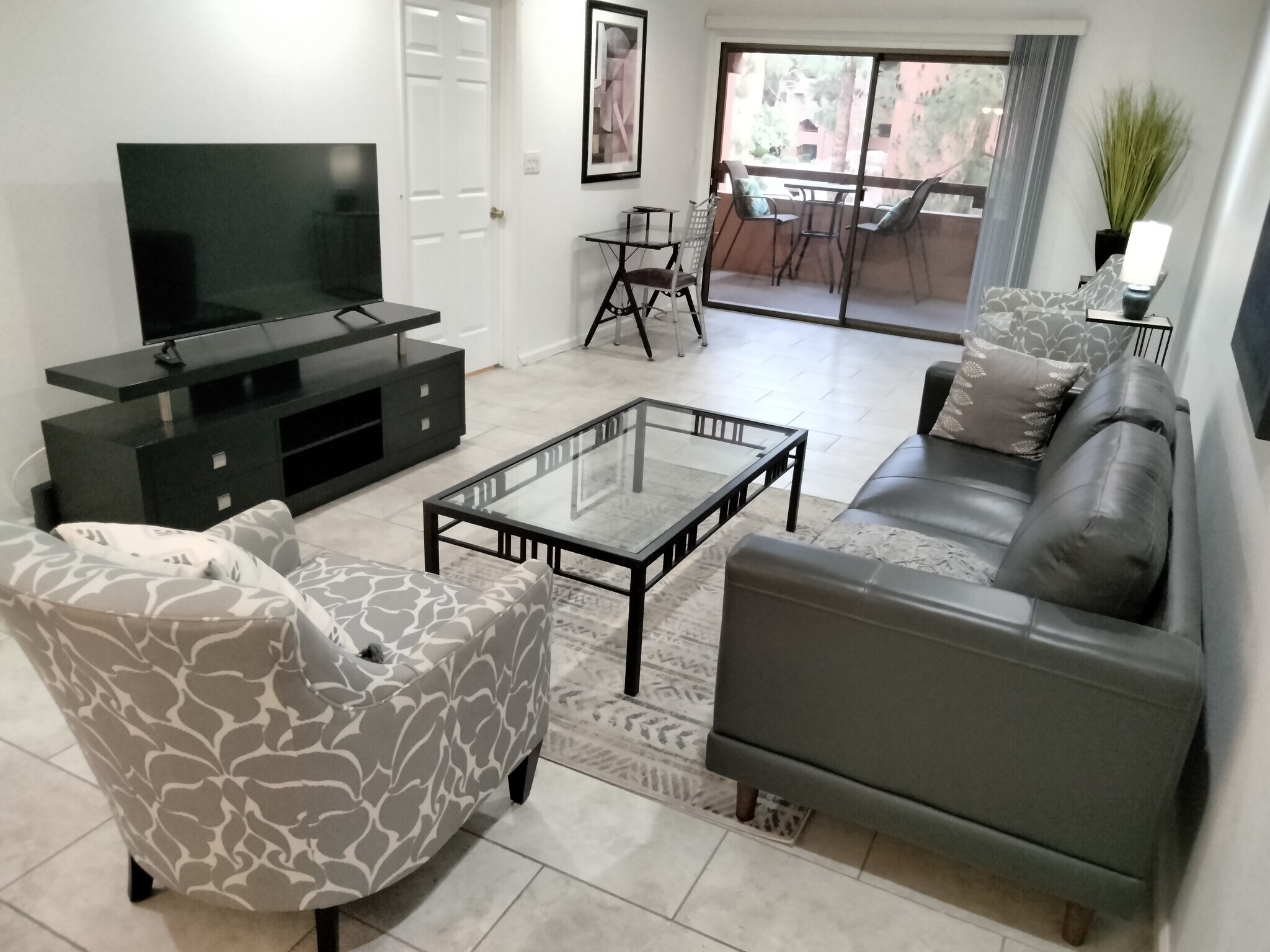 Building Photo - 4303 E Cactus Rd