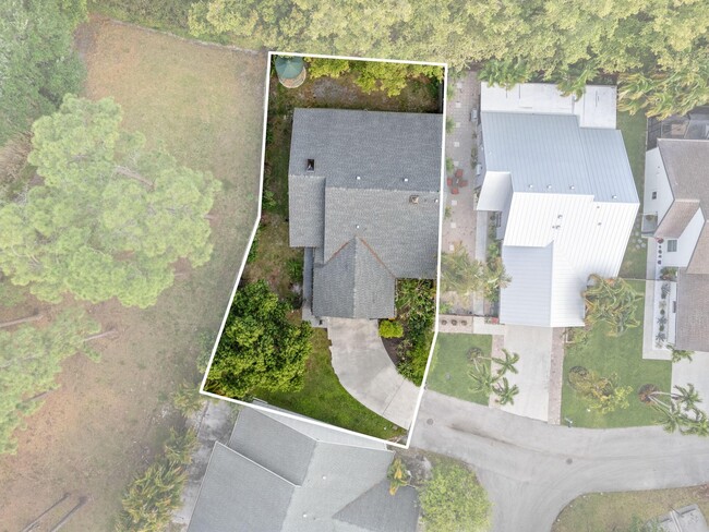 Building Photo - 465 Goldenwood Way