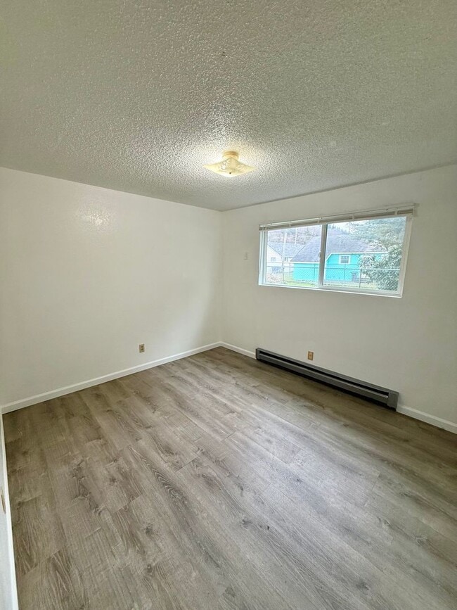 Building Photo - 2211 Sumner Ave