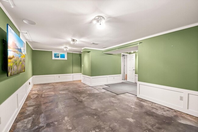 Building Photo - Elegant Grant Park Craftsman with Wine Cel...