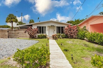 Building Photo - 422 Phippen Waiters Rd