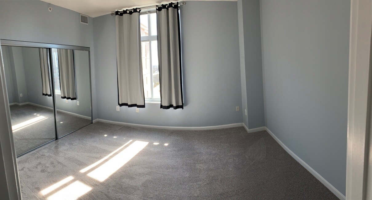 Building Photo - 3101 N Hampton Dr