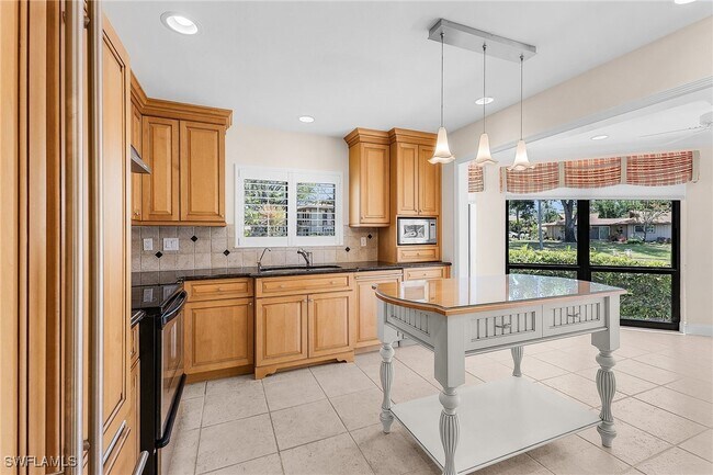 Building Photo - 9615 Halyards Ct