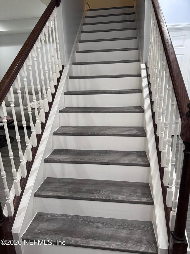 Building Photo - 352 Richmond Dr