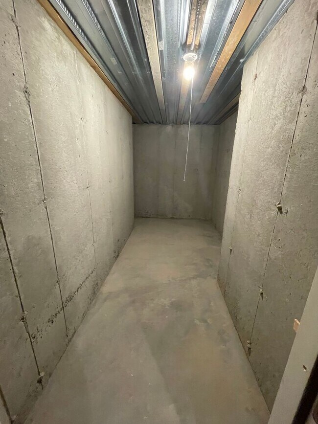 Building Photo - GORGOUS