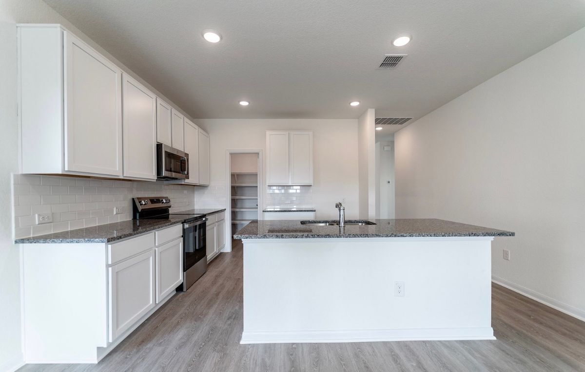Building Photo - 11130 Hollinger Cir