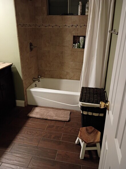 Building Photo - 1129 W Avenue J8