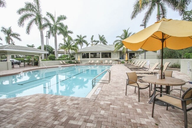 Building Photo - Fully Furnished Seasonal Condo Rental At G...