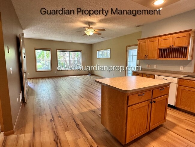 Building Photo - Brooklyn Park Single Family Home, Dishwash...