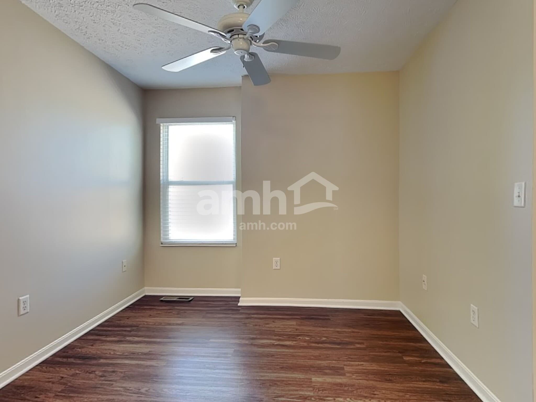 Building Photo - 424 Hartford Ct