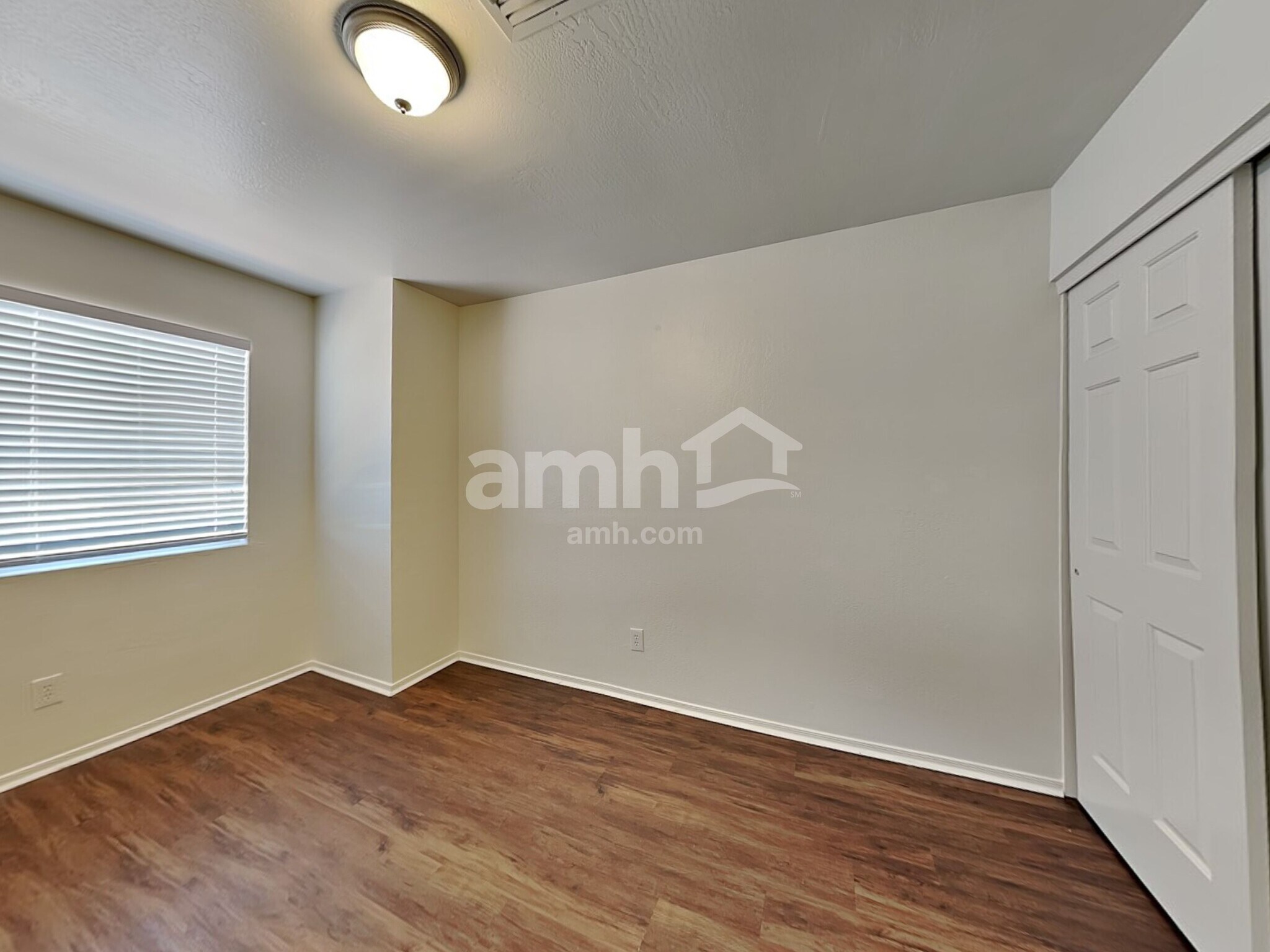 Building Photo - 14228 N 23rd St