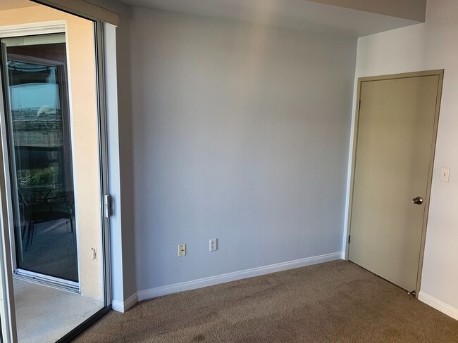 Building Photo - Beautiful 2 Bed + 2 Bath Long Beach Condo ...
