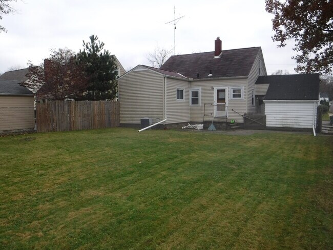 Building Photo - 1545 Atlantic St NE