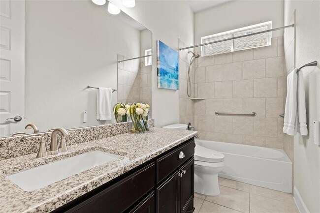 Building Photo - 132 Village Oak Dr