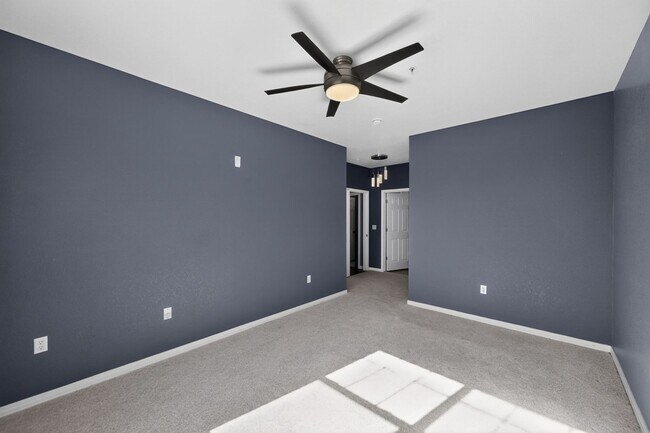 Building Photo - 9441 Ashbury Cir