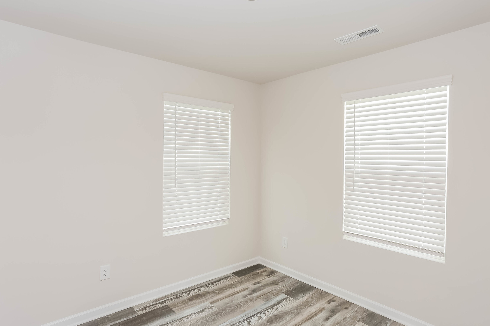 Building Photo - 105 Dogwood Village Trl