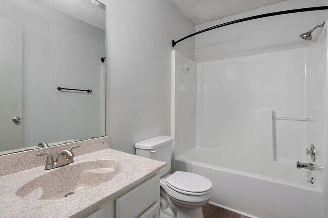Building Photo - 205 Smalley St