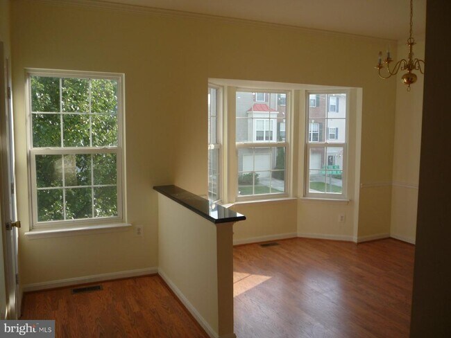 Building Photo - 552 Sparkleberry Terrace NE