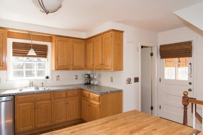 Building Photo - 26 Carville Ave
