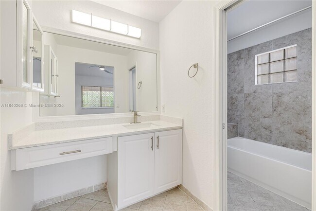 Building Photo - 1509 Canary Island Dr