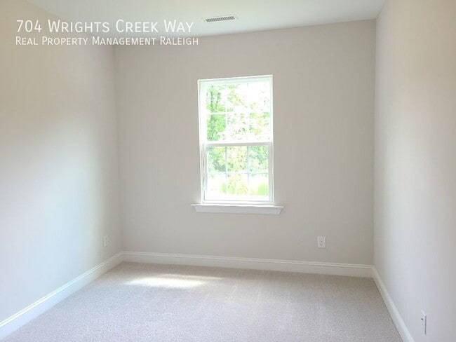 Building Photo - 704 Wrights Creek Way