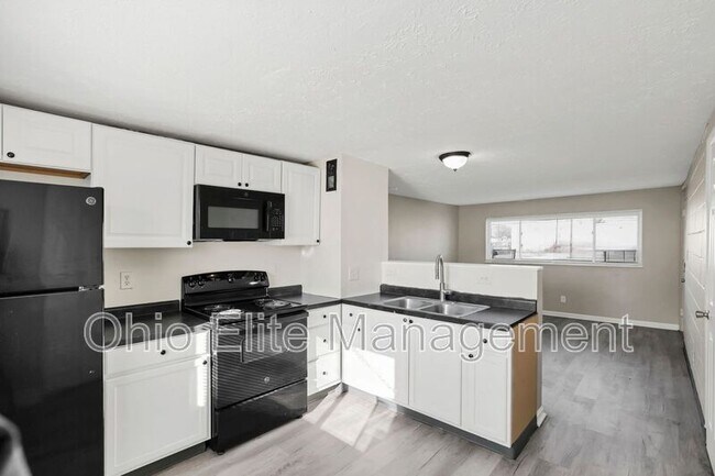 Building Photo - 3605 Cushing Dr