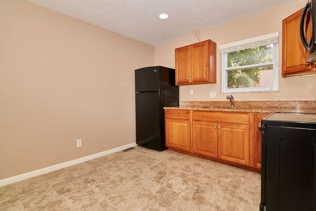 Building Photo - Cozy 2 Bedroom Duplex Home