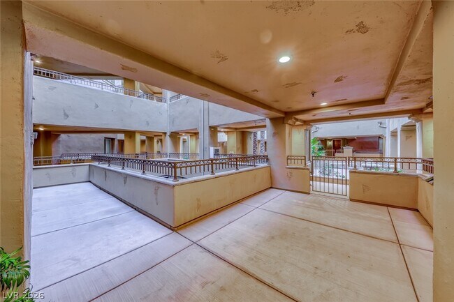 Building Photo - 20 Via Mantova