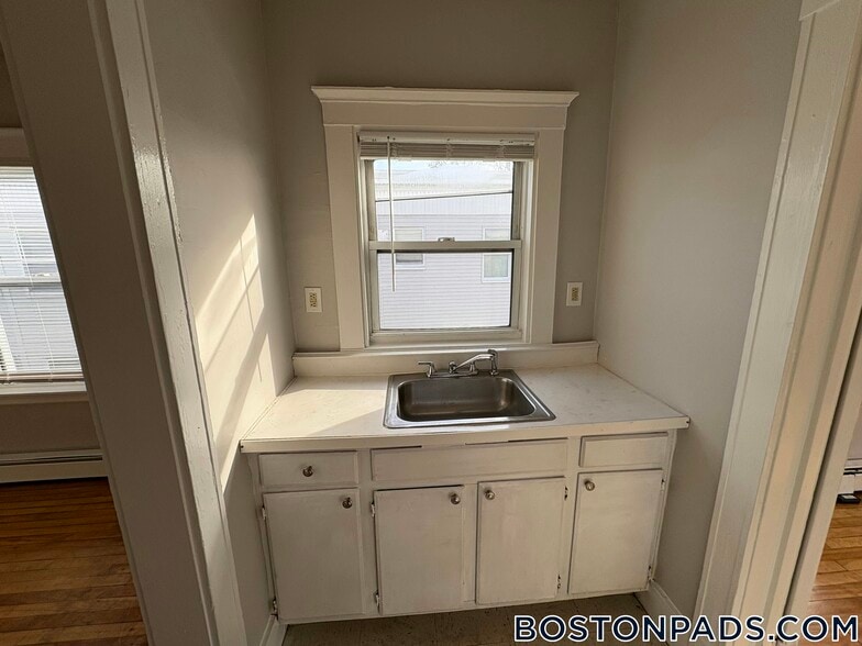 Building Photo - 1 Kingsley Terrace