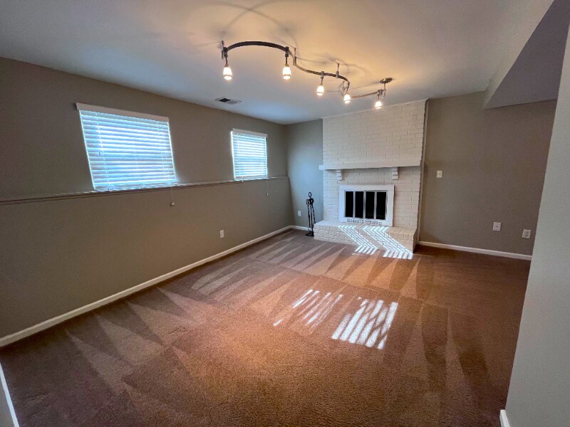 Building Photo - 1010 Yellow Pine Ct