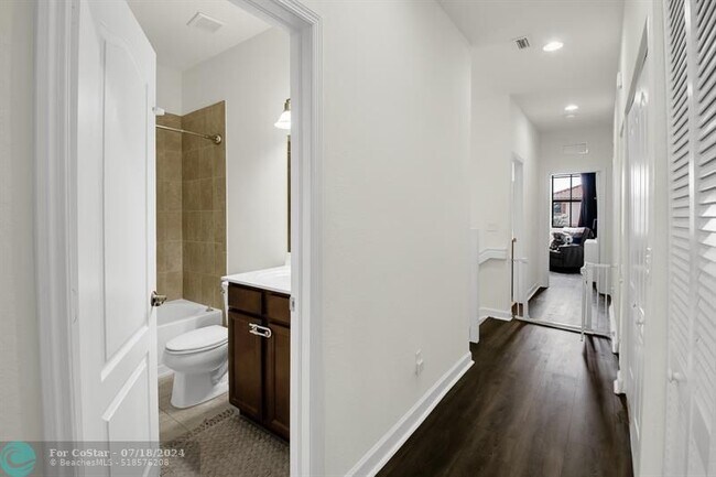 Building Photo - 8455 Lakeview Trail