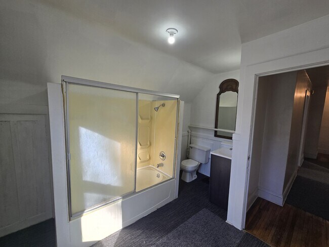 Building Photo - 1424 Grant Ave