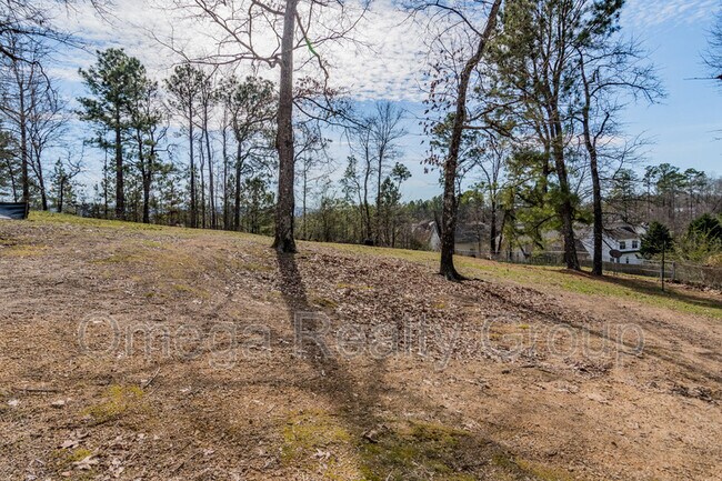 Building Photo - 1031 Oak Blvd