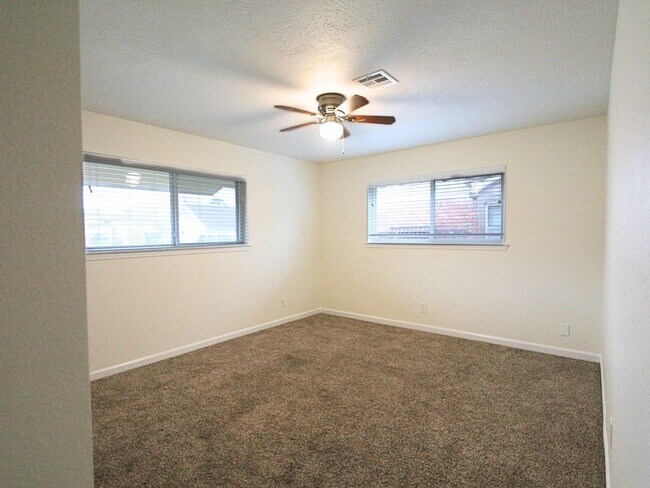 Building Photo - 3810 Bonita Ln