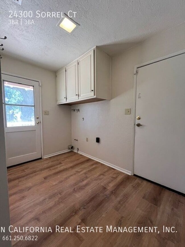 Building Photo - 24300 Sorrel Ct