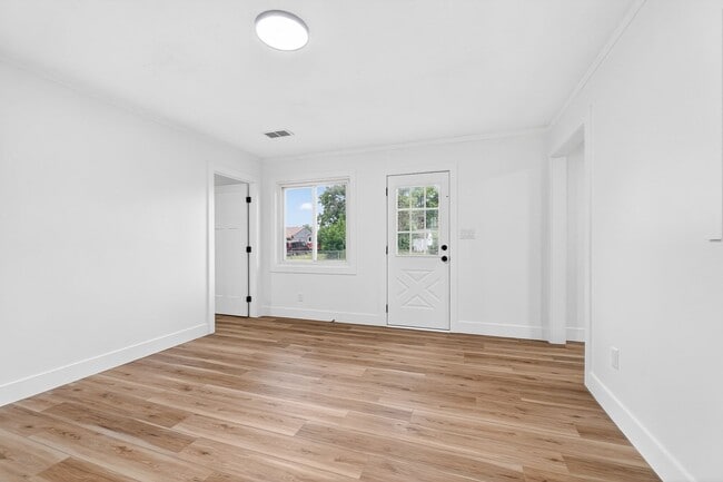 Building Photo - Beautifully Renovated 3BR Ranch w/ Garage, Covered Patio & Fenced Yard