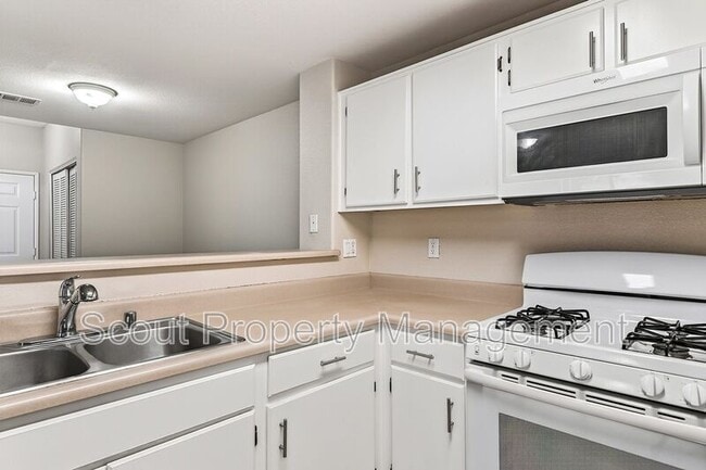 Building Photo - 44722 Adam Ln