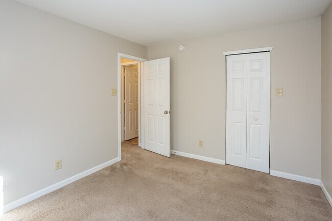 Building Photo - 8804 Old Potters Rd