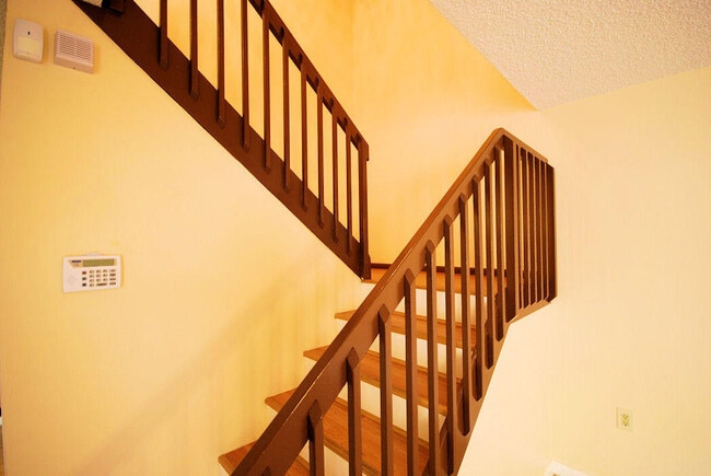 Building Photo - 582 Green Springs Pl