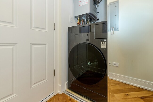 Building Photo - 5200 N Winthrop Ave