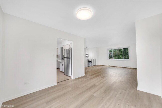 Building Photo - 14813 Holly Ct