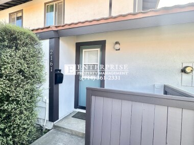 Building Photo - Luxury Living Made Easy: Your Tustin 2-Bed...