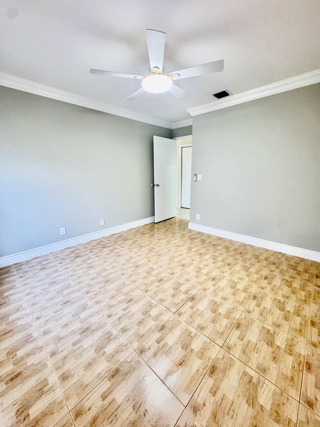 Building Photo - 54 Egret Way