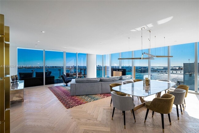 Building Photo - 700 NE 26th Terrace