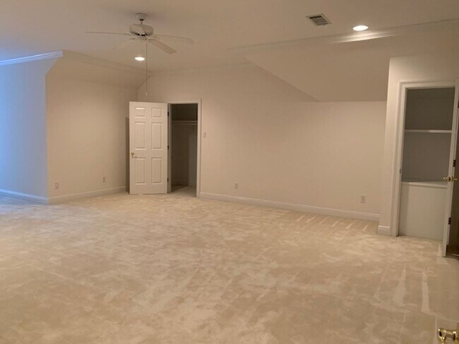 Building Photo - 3281 Benyard Dr