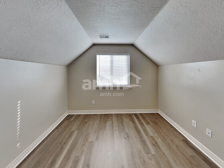 Building Photo - 247 Boston Dr