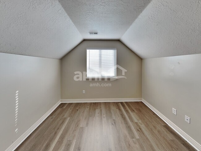 Building Photo - 247 Boston Dr